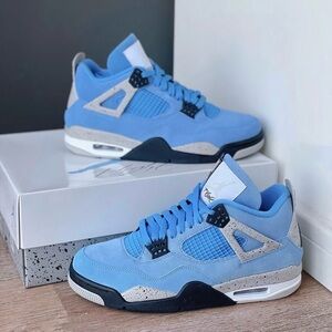 Air Jordan 4 retro university blue Sneakers in Blue and Gray
